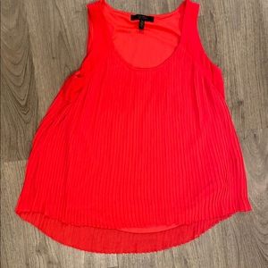 Sleeveless orange loose top